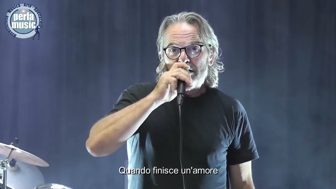 Antonio Cioce interpreta Quando finisce un amore, dal canale PerlaMusic