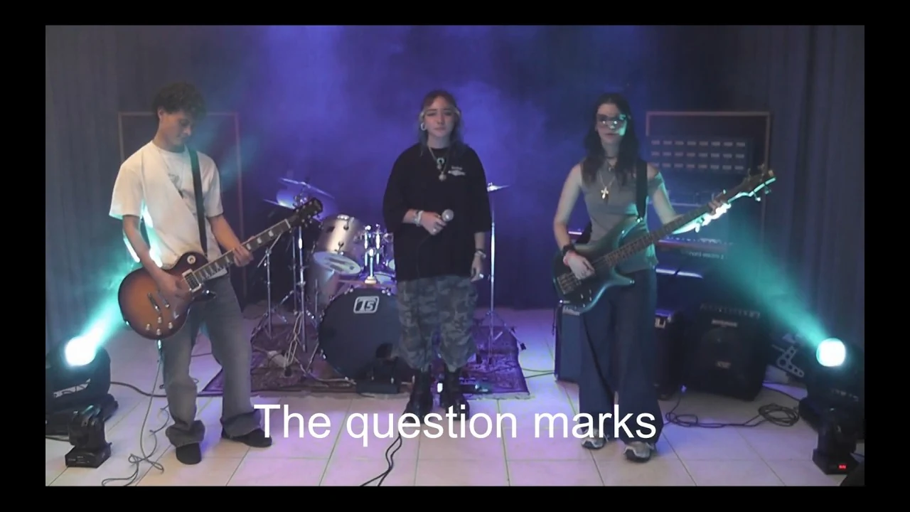 The Question Marks in un’esibizione del canale ufficiale PerlaMusic